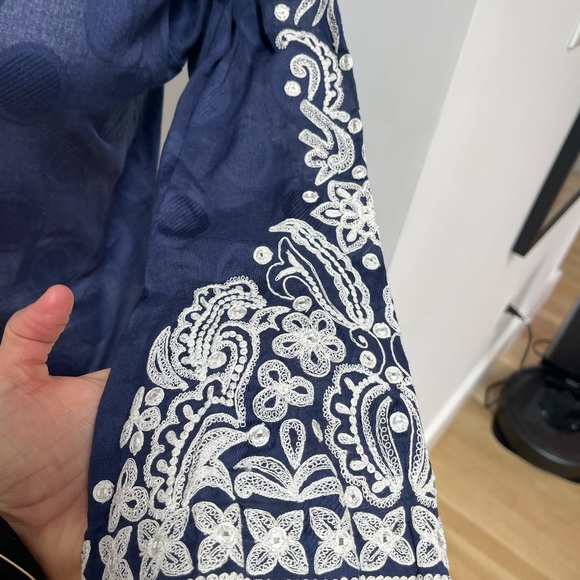 Sulu coverup - Picture 5 of 11